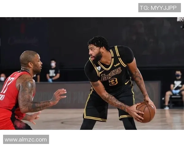 布朗第三节8中7轰19分,三节打完轰下39分 布朗第三节8中7轰19分,三节打完轰下39分